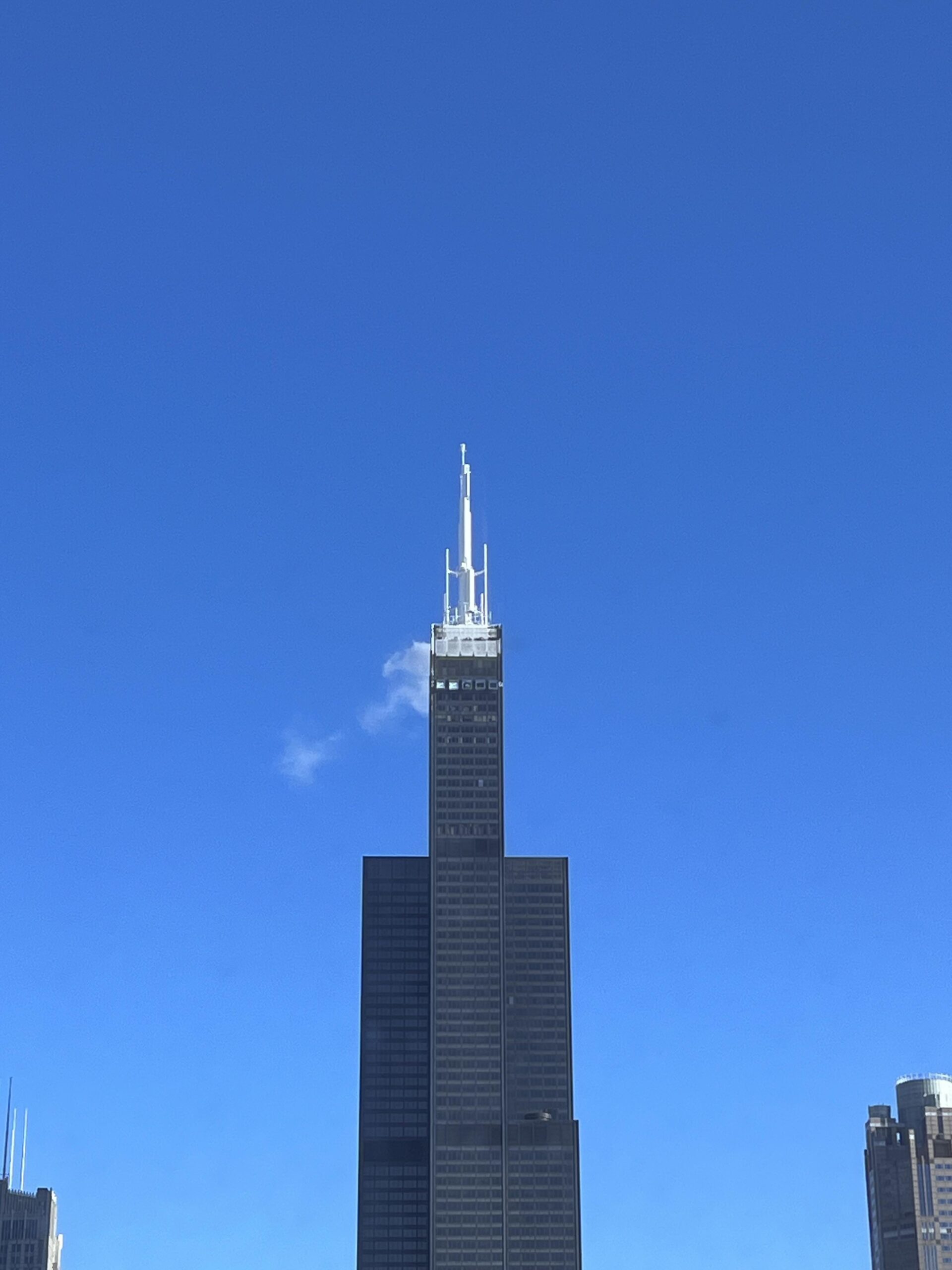 It’s so cold in Chicago that the top of the Willis Tower is frozen USLUCK
