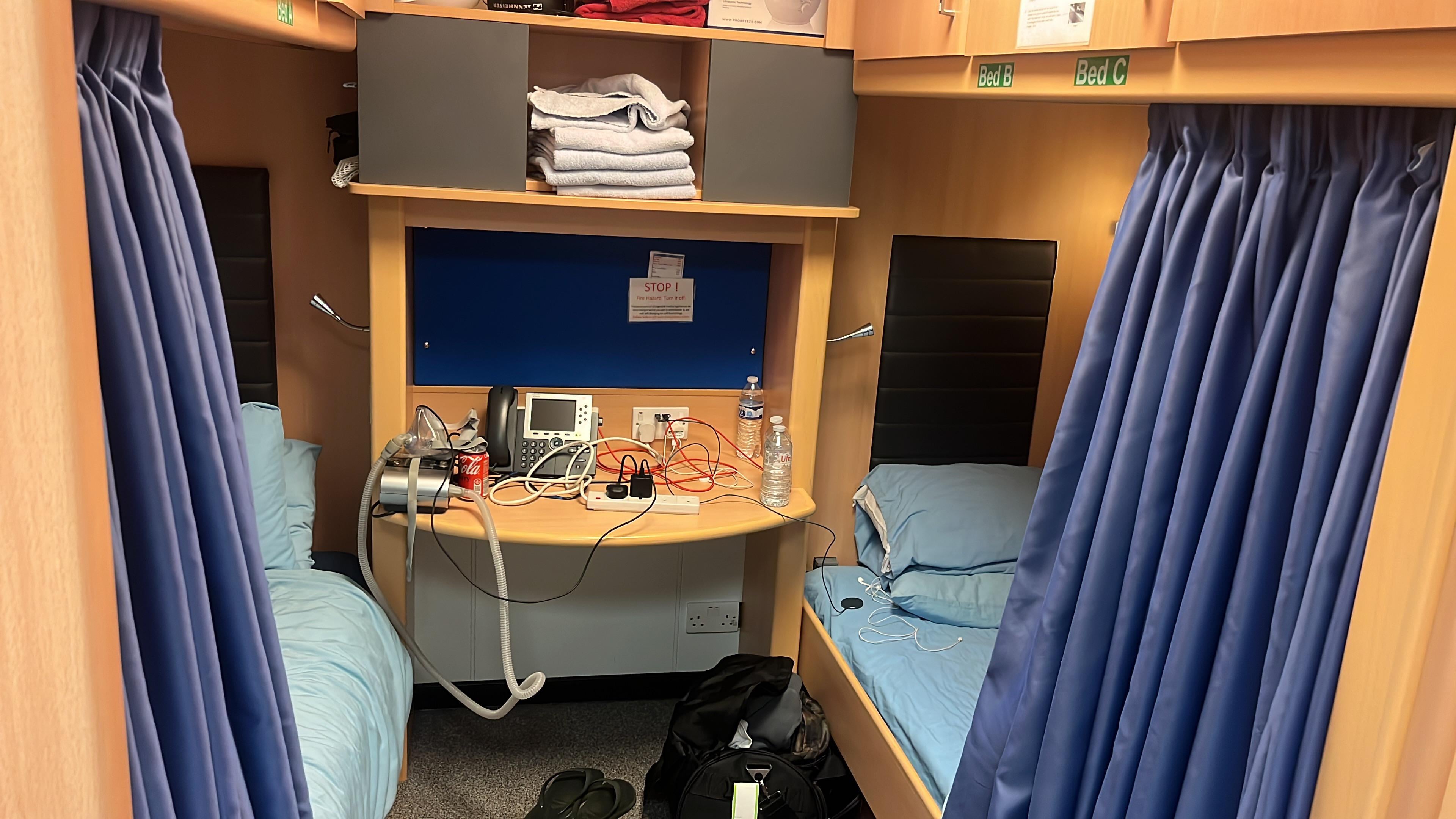 My accommodation for the next 2 weeks on a uk oil rig - USLUCK